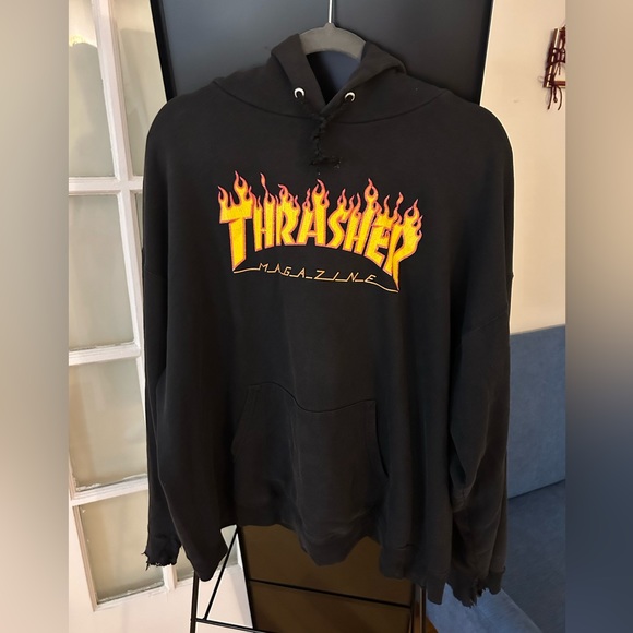 Black Thrasher Hoodie Medium - Picture 1 of 3